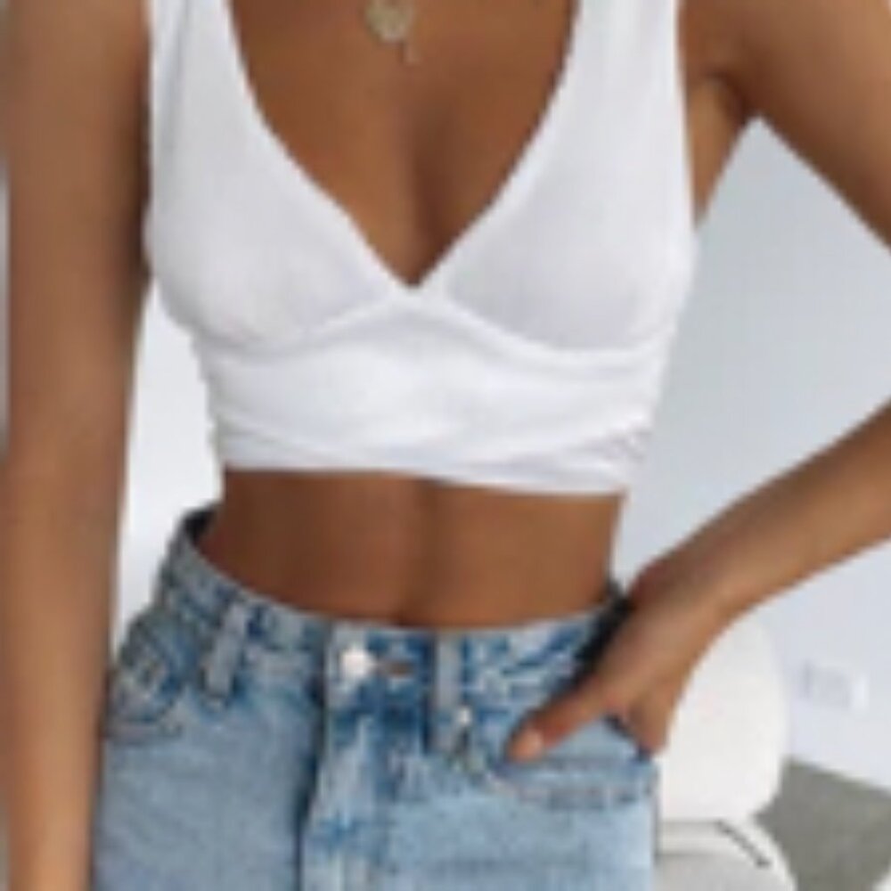 *LIKE NEW* White Fox Boutique Crop Top - Size XS - White Color